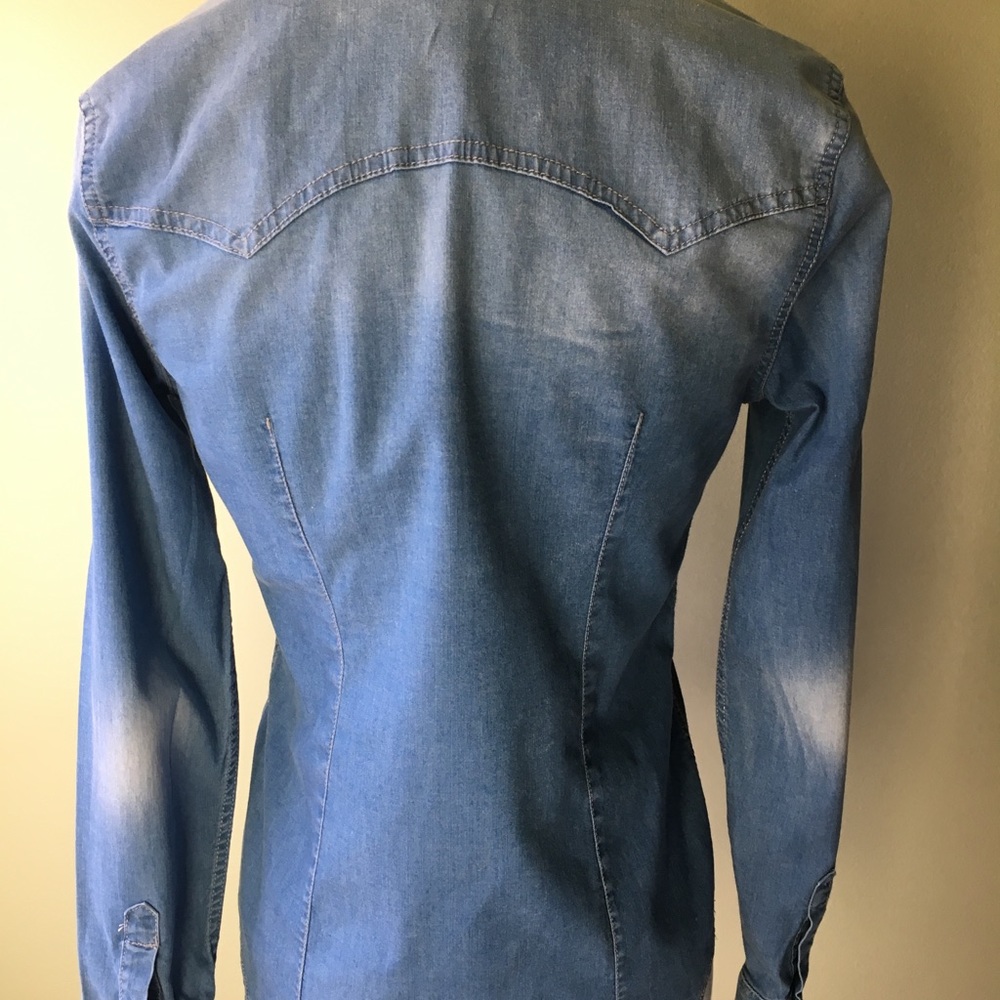Two by Vince Camuto denim Western shirt - Picture 4 of 7